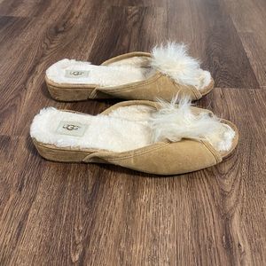 Ugg Kitten Heel Open Toe Pom Pom Slippers size women’s 7